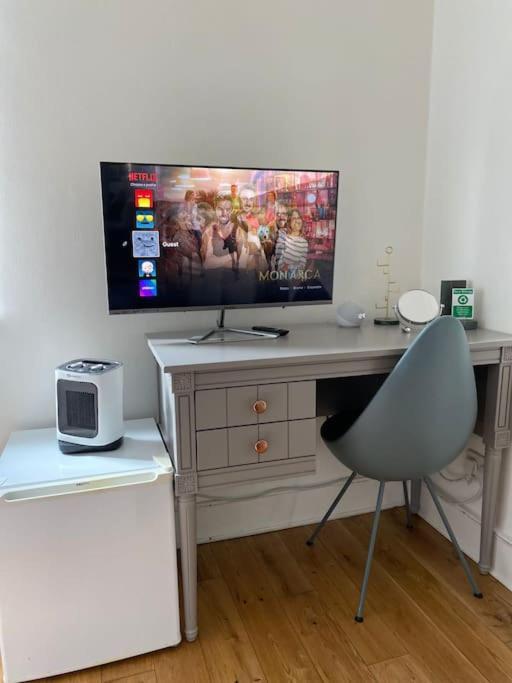 2 Bedroom Flat In Camberwell Green - Central Location With Excellent Connections To Tourist Attractions And Main London Airports Kültér fotó