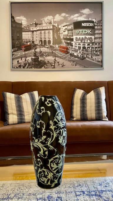 2 Bedroom Flat In Camberwell Green - Central Location With Excellent Connections To Tourist Attractions And Main London Airports Kültér fotó