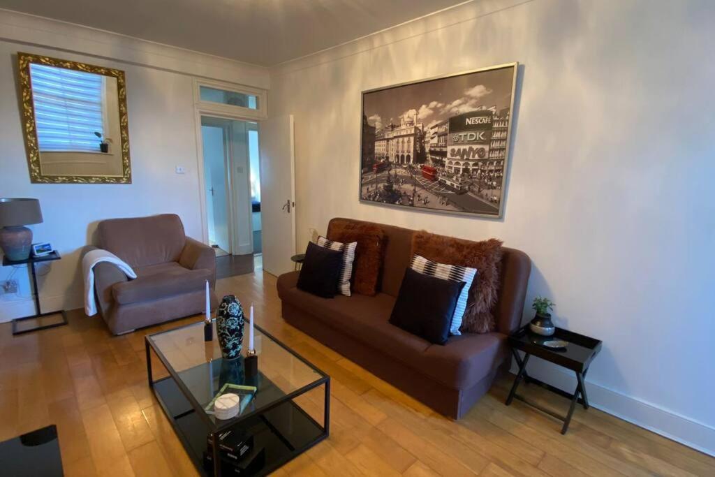 2 Bedroom Flat In Camberwell Green - Central Location With Excellent Connections To Tourist Attractions And Main London Airports Kültér fotó