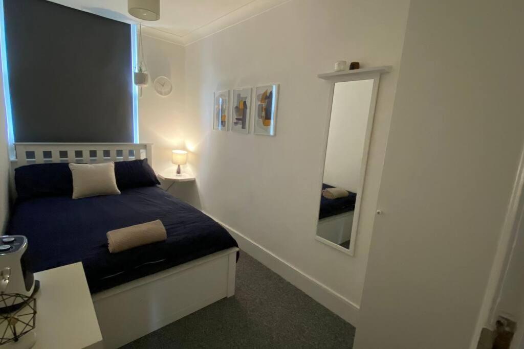 2 Bedroom Flat In Camberwell Green - Central Location With Excellent Connections To Tourist Attractions And Main London Airports Kültér fotó